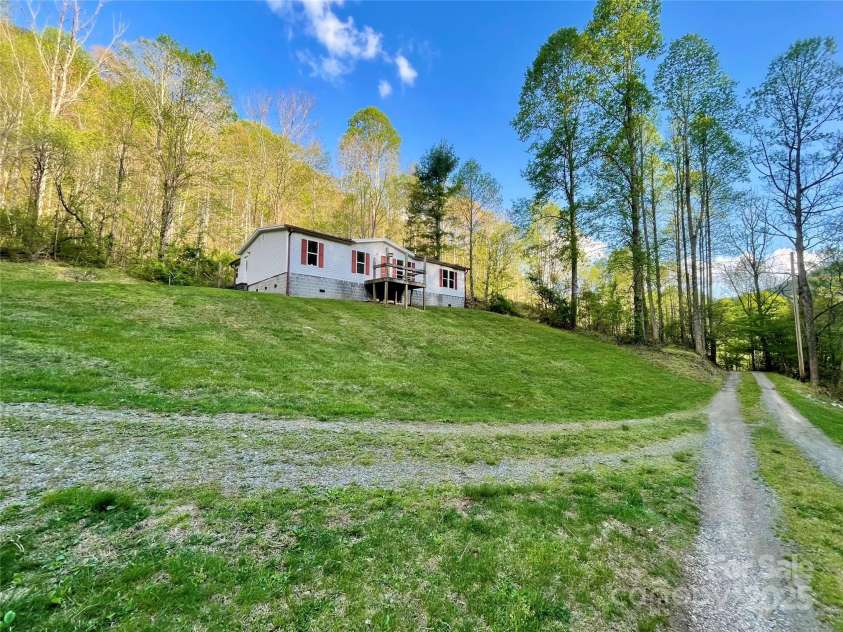 784 Fred Holcombe Road, Mars Hill, NC 28754.  MLS# CAR4251876, YatesRealty ID 3662. 
