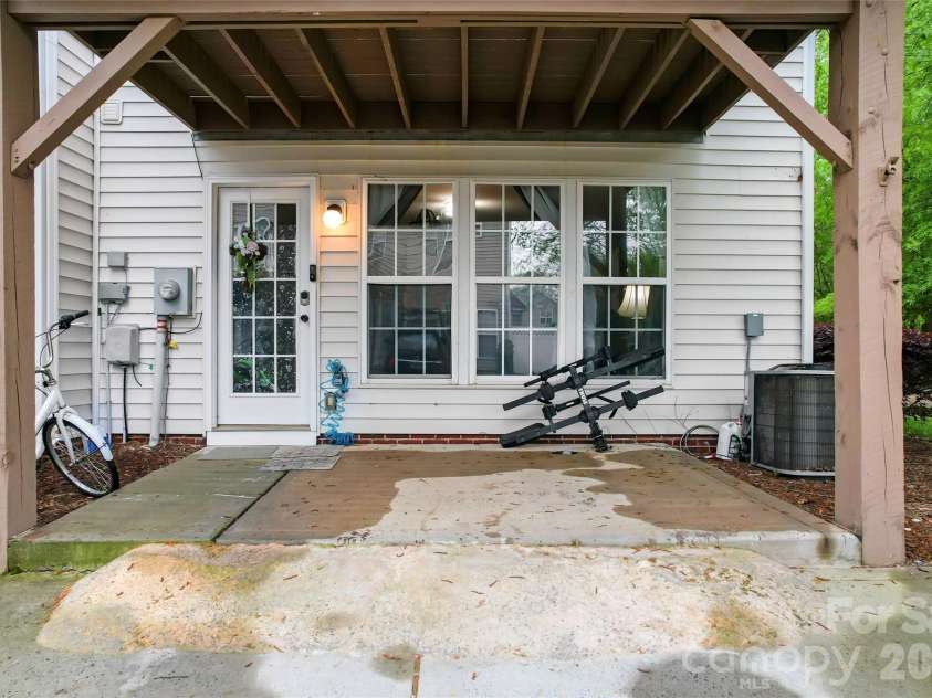 12905 Bullock Greenway Boulevard, Charlotte, NC 28277.  MLS# CAR4400606, YatesRealty ID 36621. 
