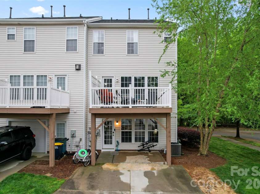 12905 Bullock Greenway Boulevard, Charlotte, NC 28277.  MLS# CAR4400606, YatesRealty ID 36621. 