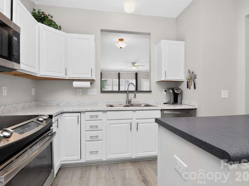 12905 Bullock Greenway Boulevard, Charlotte, NC 28277.  MLS# CAR4400606, YatesRealty ID 36621. 