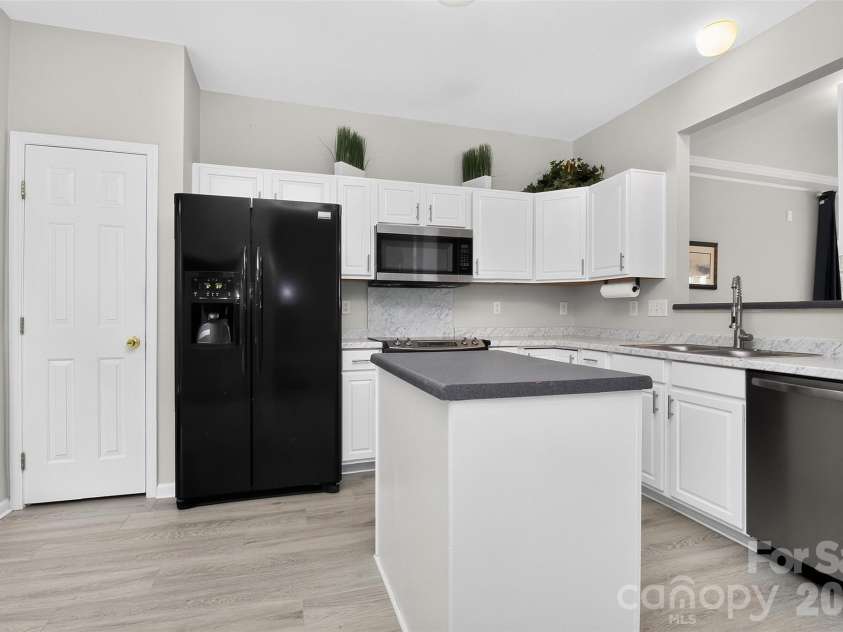 12905 Bullock Greenway Boulevard, Charlotte, NC 28277.  MLS# CAR4400606, YatesRealty ID 36621. 