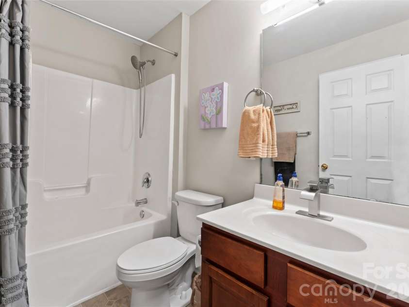 12905 Bullock Greenway Boulevard, Charlotte, NC 28277.  MLS# CAR4400606, YatesRealty ID 36621. Second bathroom
