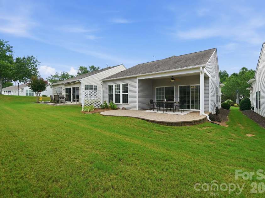 17510 Hawks View Drive, Fort Mill, SC 29707.  MLS# CAR4397865, YatesRealty ID 36623. 