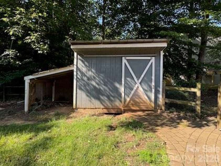 6081 Cambridge Drive, Harrisburg, NC 28075.  MLS# CAR4401546, YatesRealty ID 36625. 