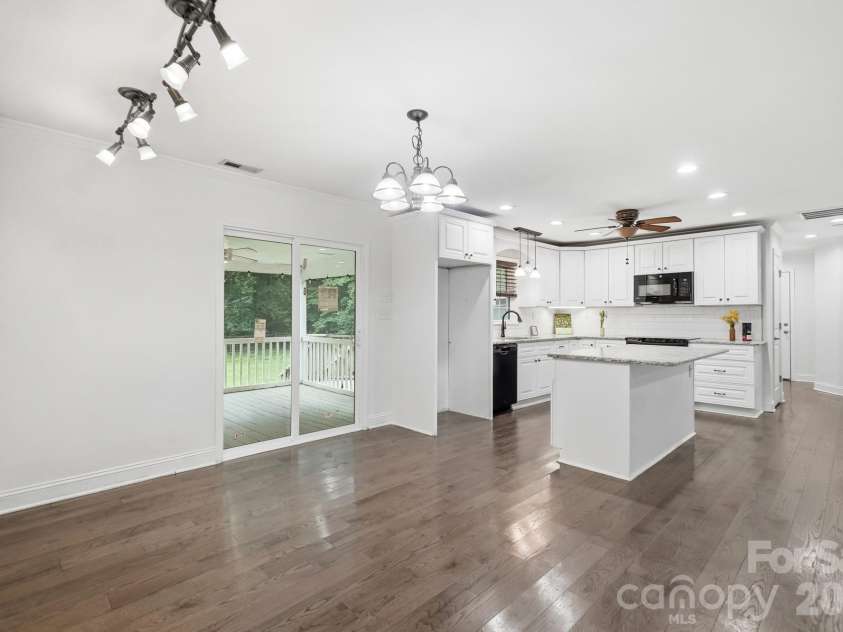 6081 Cambridge Drive, Harrisburg, NC 28075.  MLS# CAR4410918, YatesRealty ID 36625. Dining room