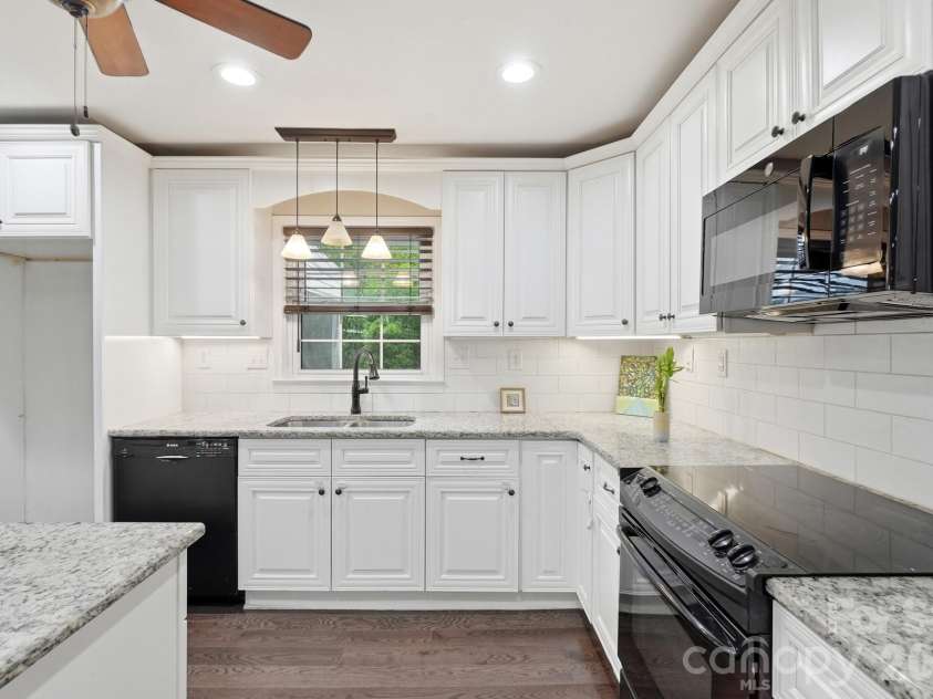 6081 Cambridge Drive, Harrisburg, NC 28075.  MLS# CAR4410918, YatesRealty ID 36625. Kitchen