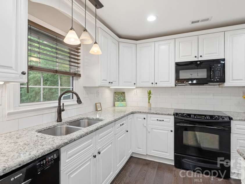 6081 Cambridge Drive, Harrisburg, NC 28075.  MLS# CAR4410918, YatesRealty ID 36625. Kitchen