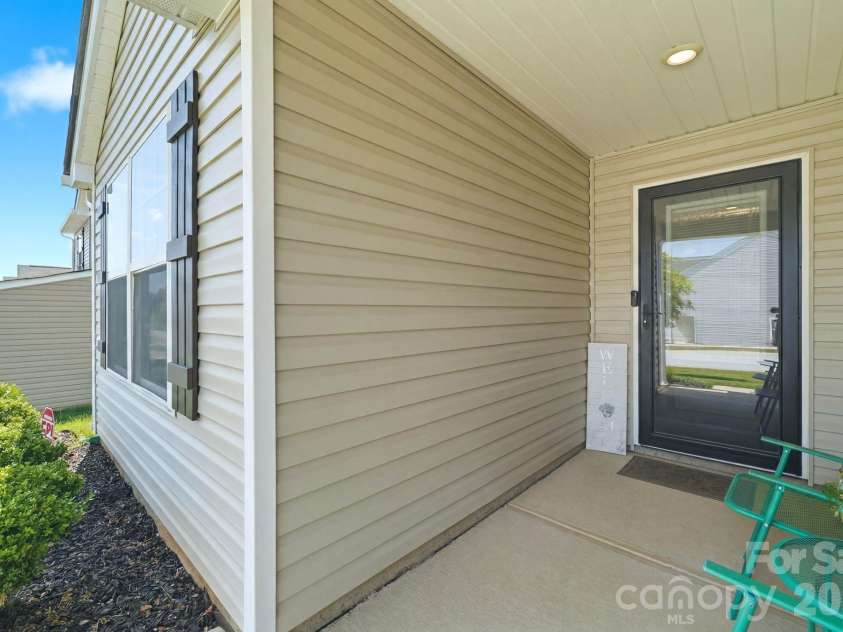 3306 Brighton Drive, Gastonia, NC 28052.  MLS# CAR4399295, YatesRealty ID 36626. 