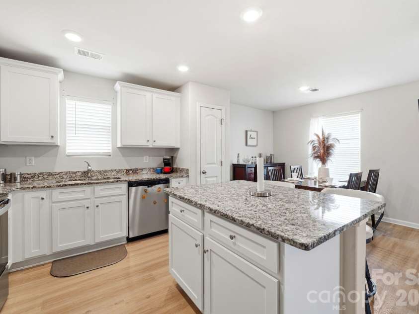 3306 Brighton Drive, Gastonia, NC 28052.  MLS# CAR4399295, YatesRealty ID 36626. 