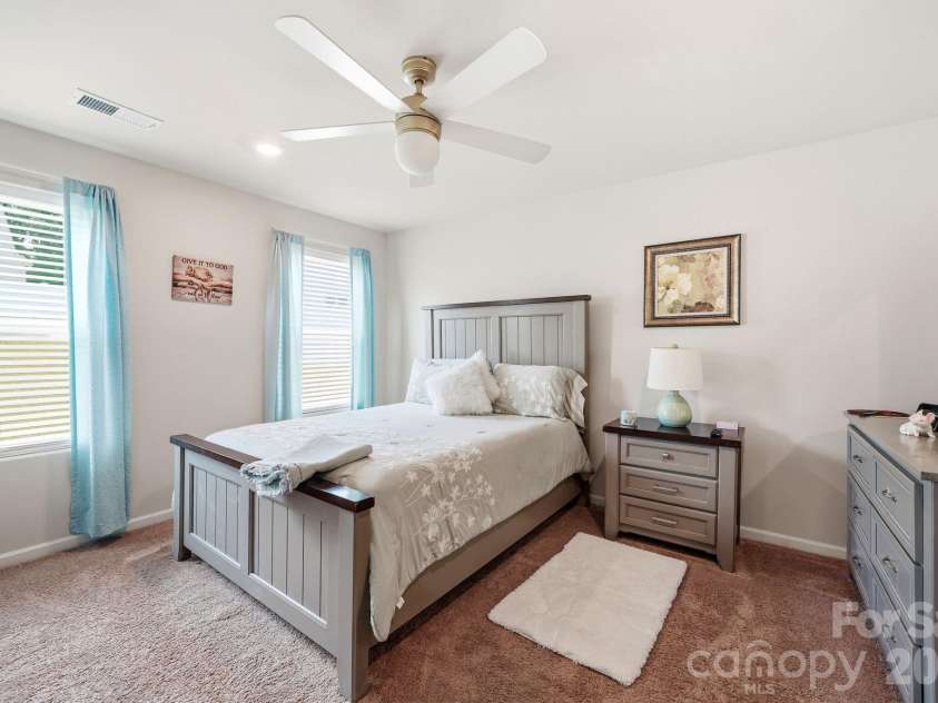 3306 Brighton Drive, Gastonia, NC 28052.  MLS# CAR4399295, YatesRealty ID 36626. 