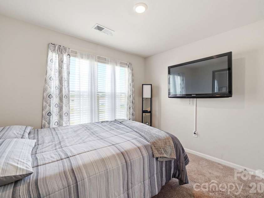 3306 Brighton Drive, Gastonia, NC 28052.  MLS# CAR4399295, YatesRealty ID 36626. 