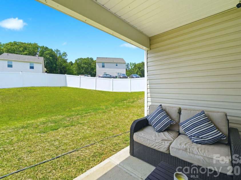 3306 Brighton Drive, Gastonia, NC 28052.  MLS# CAR4399295, YatesRealty ID 36626. 