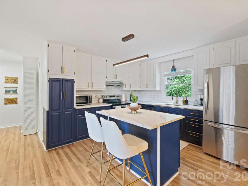 3954 NC 80 Highway, Bakersville, NC 28705.  MLS# CAR4403358, YatesRealty ID 36627. Kitchen
