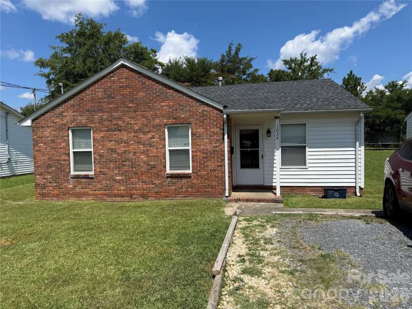 1034 Martin Avenue, Rock Hill, SC 29730.  MLS# CAR4399854, YatesRealty ID 36628. 
