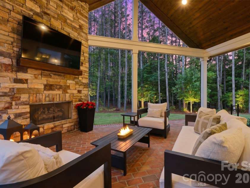 116 Silver Falls Drive, Troutman, NC 28166.  MLS# CAR4385765, YatesRealty ID 36629. 