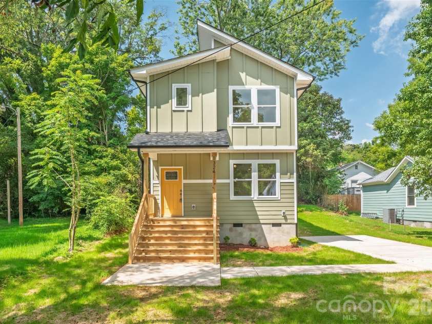 1324 Old Charlotte Road, Statesville, NC 28677.  MLS# CAR4342640, YatesRealty ID 3663. 