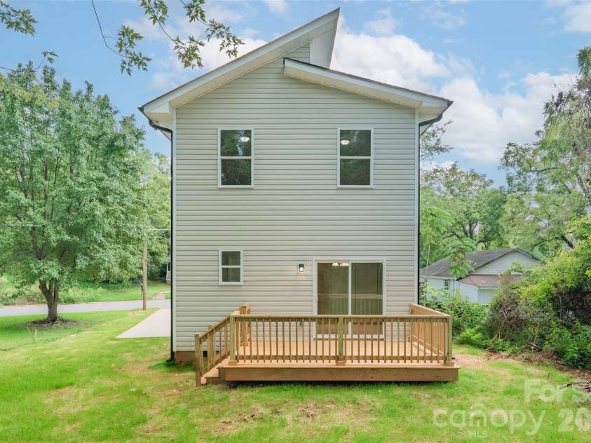 1324 Old Charlotte Road, Statesville, NC 28677.  MLS# CAR4342640, YatesRealty ID 3663. 