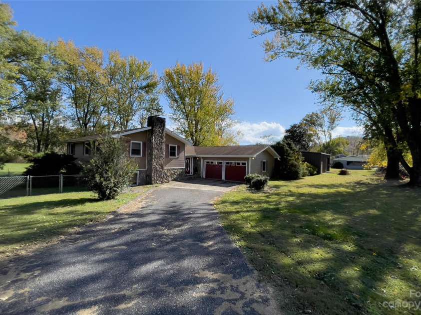 1644 West Deep Creek Road, Bryson City, NC 28713.  MLS# CAR4047288, YatesRealty ID 3663. 