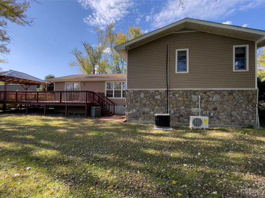 1644 West Deep Creek Road, Bryson City, NC 28713.  MLS# CAR4047288, YatesRealty ID 3663. 