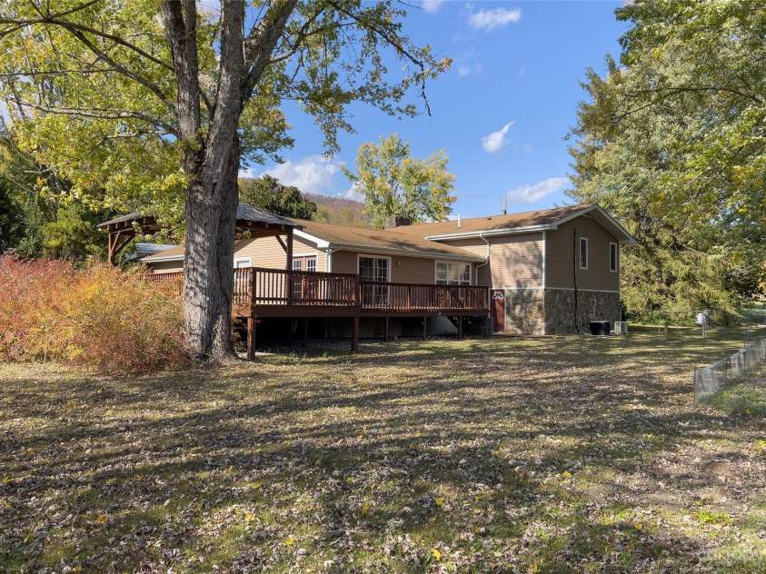 1644 West Deep Creek Road, Bryson City, NC 28713.  MLS# CAR4047288, YatesRealty ID 3663. 