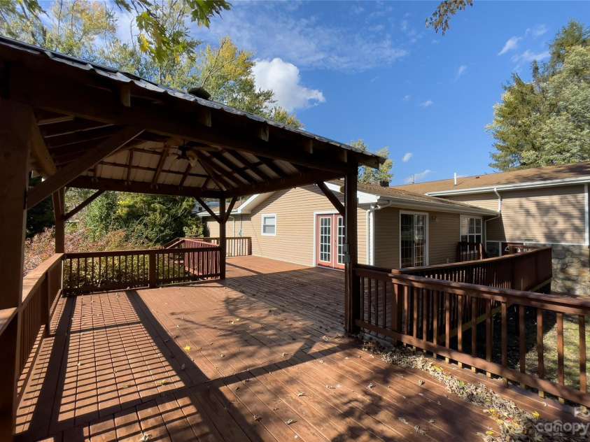 1644 West Deep Creek Road, Bryson City, NC 28713.  MLS# CAR4047288, YatesRealty ID 3663. 