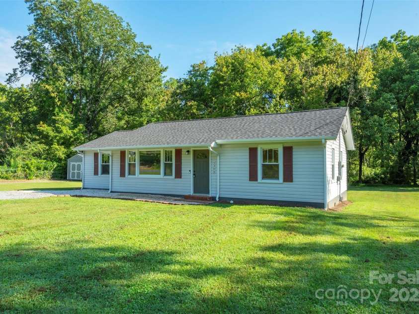 2305 Rutherford Road, Marion, NC 28752.  MLS# CAR4300683, YatesRealty ID 3663. 