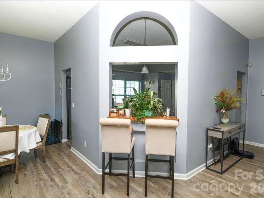 10132 Ashley Farm Drive, Matthews, NC 28105.  MLS# CAR4398973, YatesRealty ID 36630. 