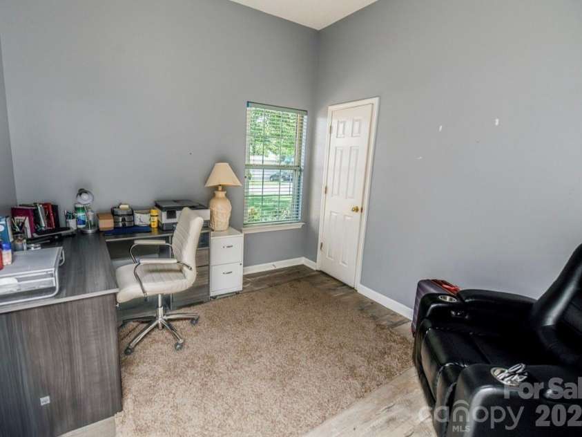 10132 Ashley Farm Drive, Matthews, NC 28105.  MLS# CAR4398973, YatesRealty ID 36630. 
