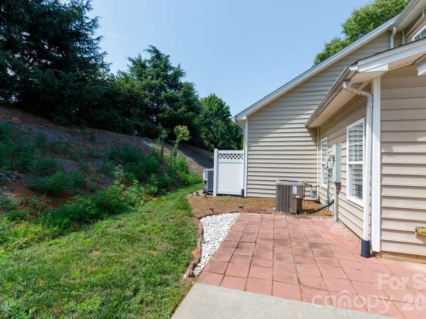 334 Rose Garden Court, Rock Hill, SC 29732.  MLS# CAR4401104, YatesRealty ID 36631. Back Yard