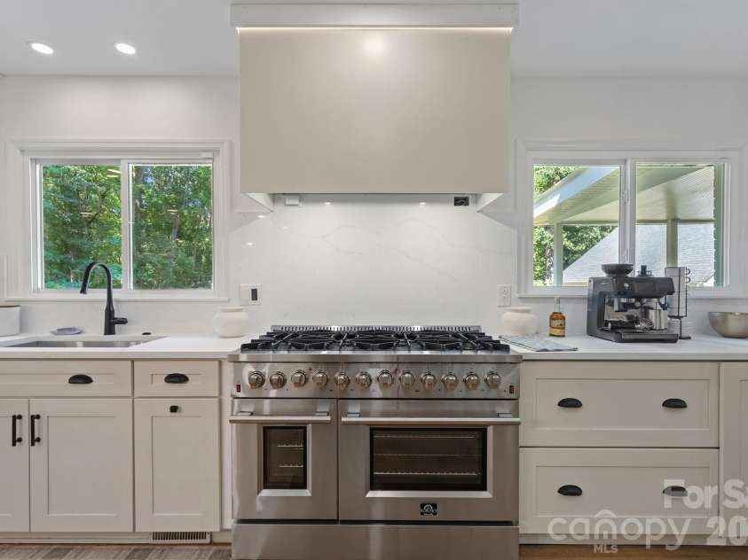 2700 High Ridge Road, Charlotte, NC 28270.  MLS# CAR4400738, YatesRealty ID 36633. 