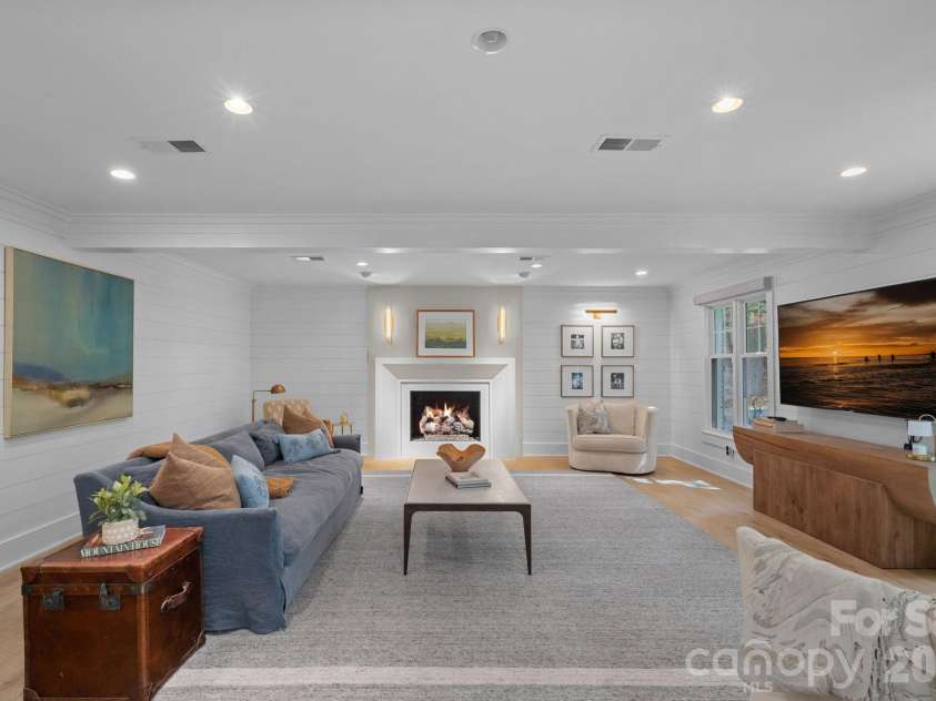 2700 High Ridge Road, Charlotte, NC 28270.  MLS# CAR4400738, YatesRealty ID 36633. 