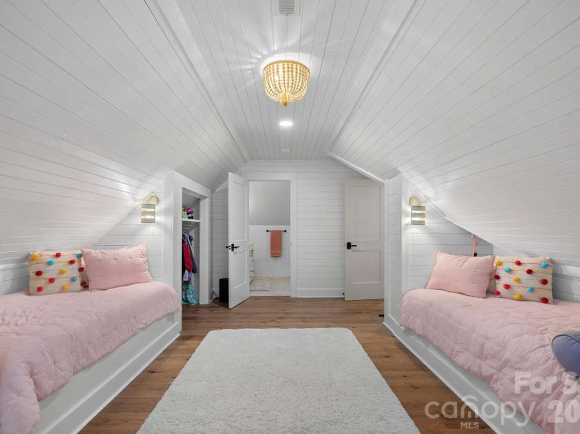 2700 High Ridge Road, Charlotte, NC 28270.  MLS# CAR4400738, YatesRealty ID 36633. 