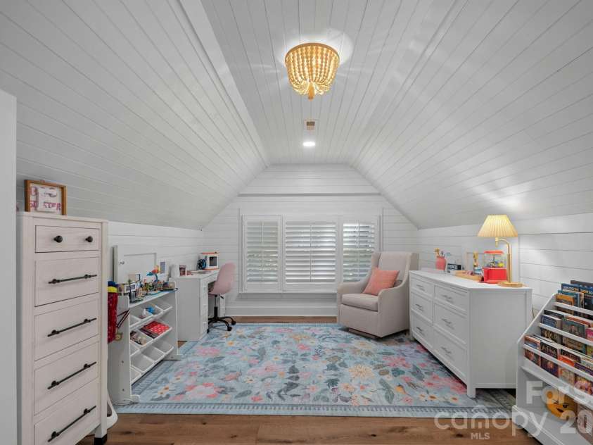 2700 High Ridge Road, Charlotte, NC 28270.  MLS# CAR4400738, YatesRealty ID 36633. 