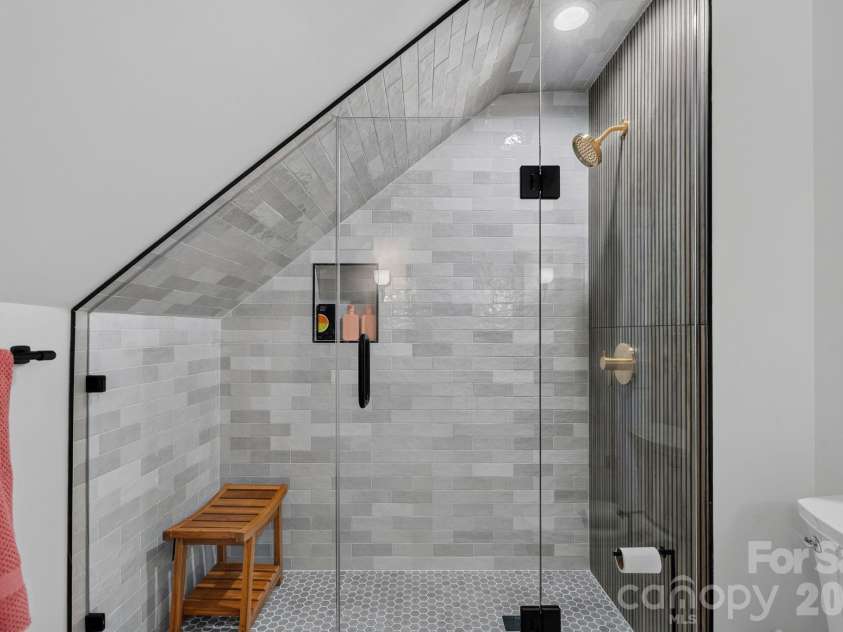 2700 High Ridge Road, Charlotte, NC 28270.  MLS# CAR4400738, YatesRealty ID 36633. 
