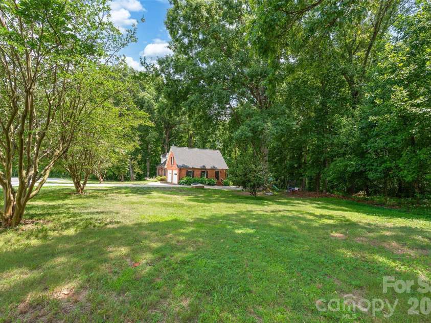 452 Faith Road, Mooresville, NC 28115.  MLS# CAR4398299, YatesRealty ID 36635. 