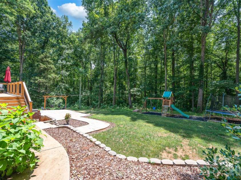452 Faith Road, Mooresville, NC 28115.  MLS# CAR4398299, YatesRealty ID 36635. 