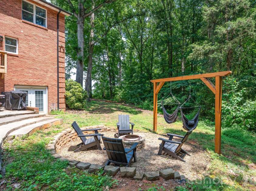 452 Faith Road, Mooresville, NC 28115.  MLS# CAR4398299, YatesRealty ID 36635. 