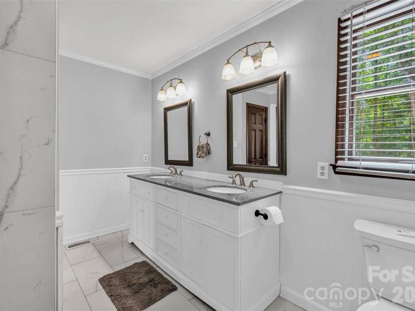 452 Faith Road, Mooresville, NC 28115.  MLS# CAR4398299, YatesRealty ID 36635. 
