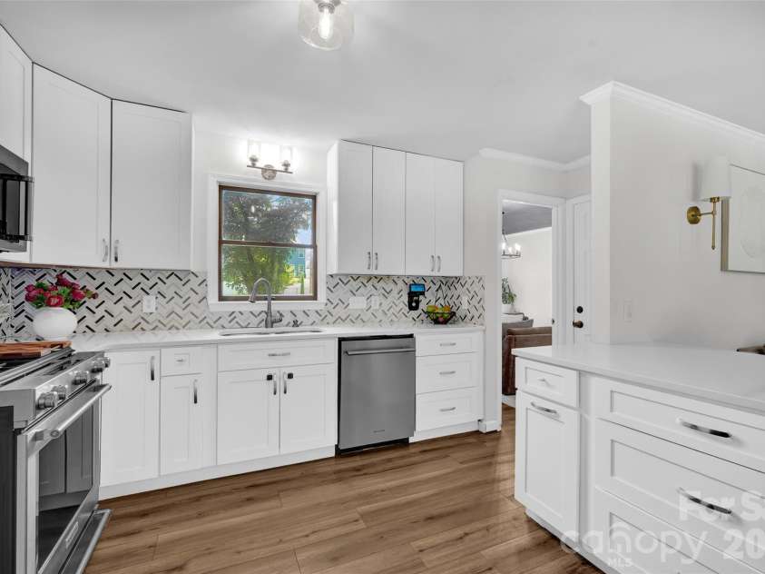 452 Faith Road, Mooresville, NC 28115.  MLS# CAR4398299, YatesRealty ID 36635. 
