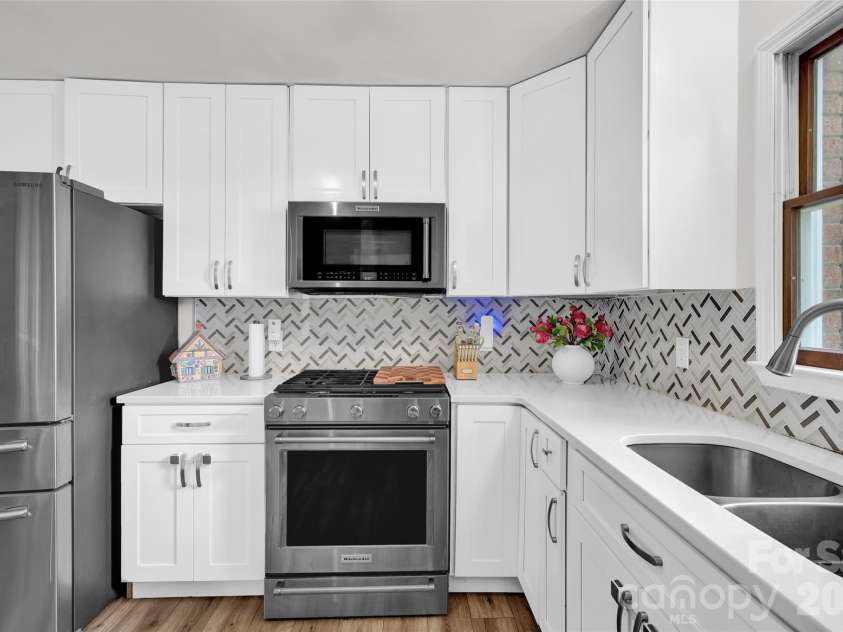 452 Faith Road, Mooresville, NC 28115.  MLS# CAR4398299, YatesRealty ID 36635. 
