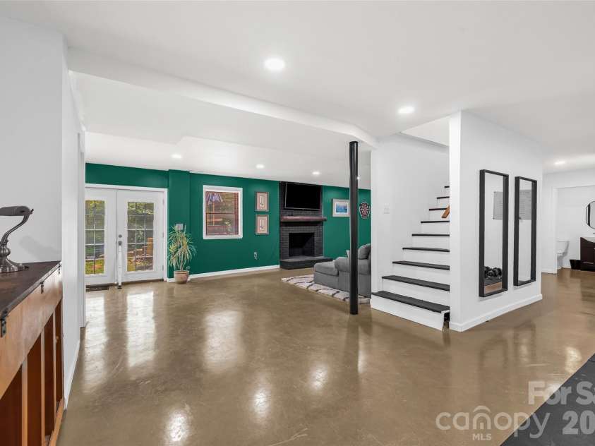 452 Faith Road, Mooresville, NC 28115.  MLS# CAR4398299, YatesRealty ID 36635. 