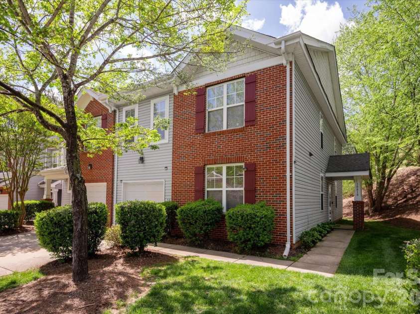 10810 Princeton Village Drive, Charlotte, NC 28277.  MLS# CAR4377601, YatesRealty ID 36636. 