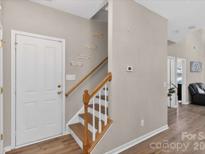 10810 Princeton Village Drive, Charlotte, NC 28277.  MLS# CAR4377601, YatesRealty ID 36636. 