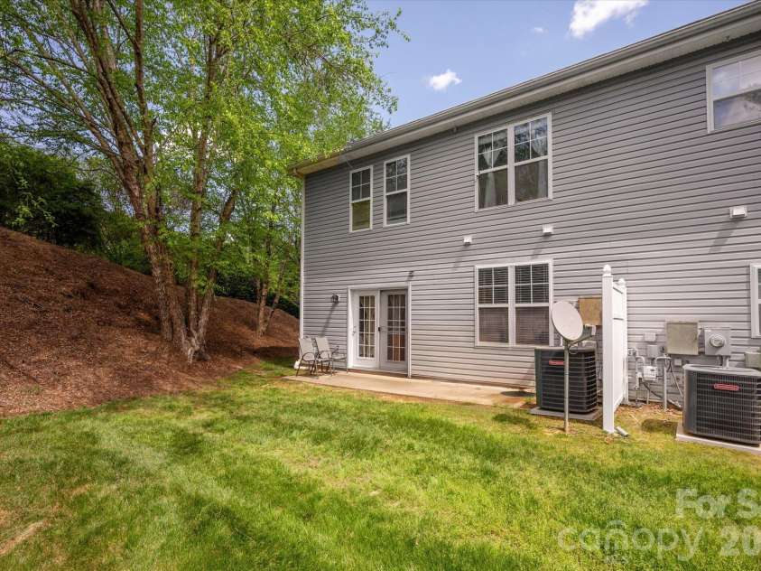 10810 Princeton Village Drive, Charlotte, NC 28277.  MLS# CAR4377601, YatesRealty ID 36636. 