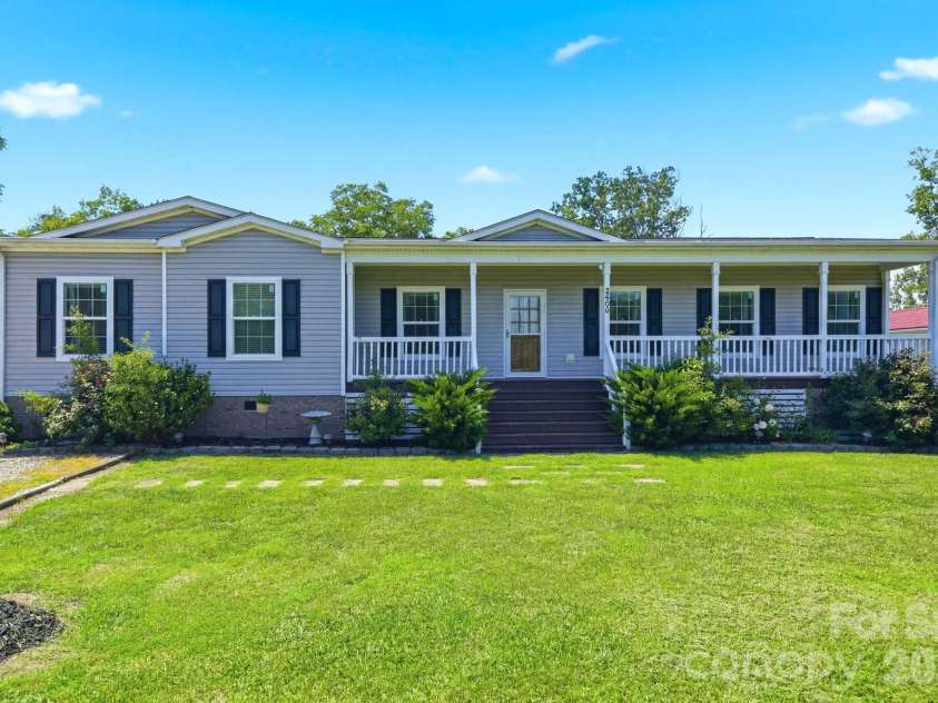 2460 Buffalo Hills Drive, Concord, NC 28025.  MLS# CAR4398419, YatesRealty ID 36637. 