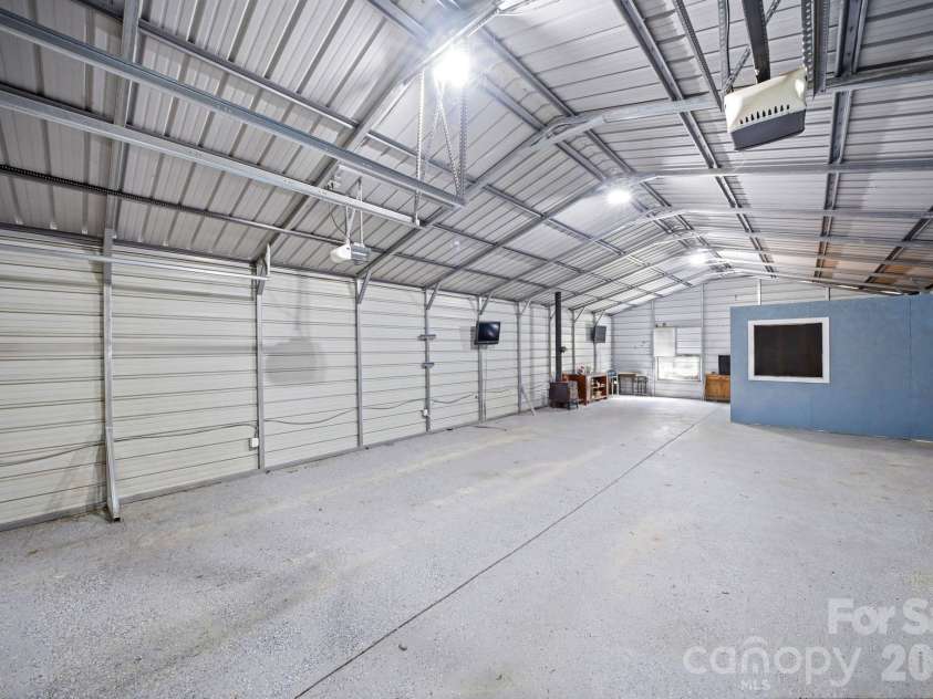 2460 Buffalo Hills Drive, Concord, NC 28025.  MLS# CAR4398419, YatesRealty ID 36637. 