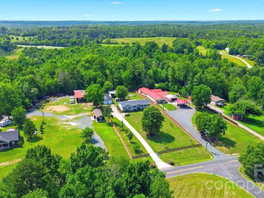2460 Buffalo Hills Drive, Concord, NC 28025.  MLS# CAR4398419, YatesRealty ID 36637. 