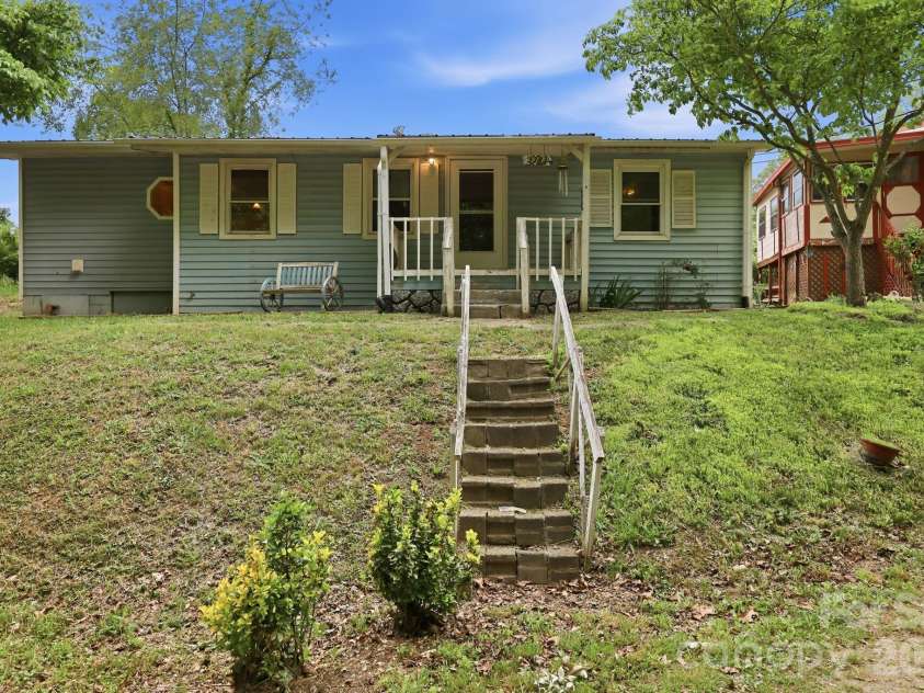 3383 Thickety Road, Clyde, NC 28721.  MLS# CAR4385106, YatesRealty ID 36638. 