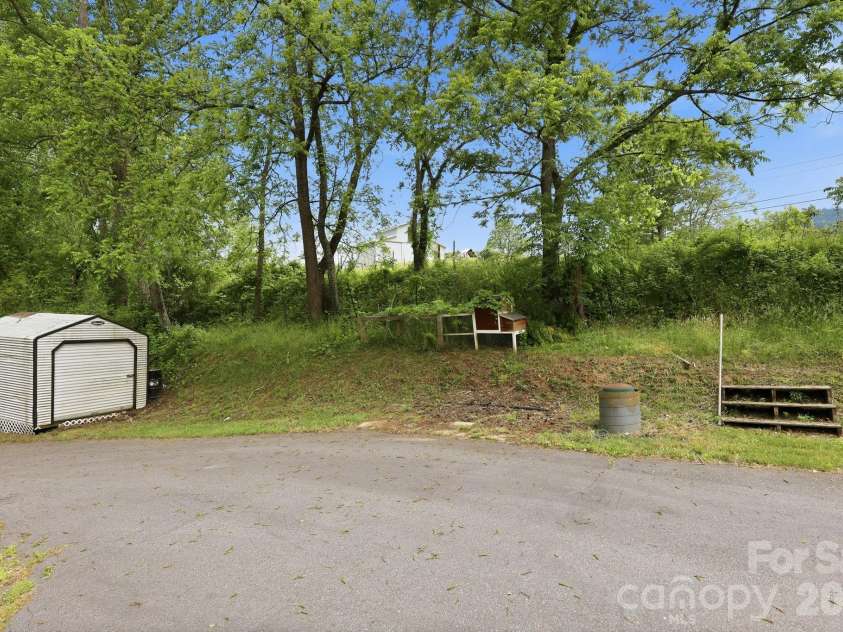 3383 Thickety Road, Clyde, NC 28721.  MLS# CAR4385106, YatesRealty ID 36638. 