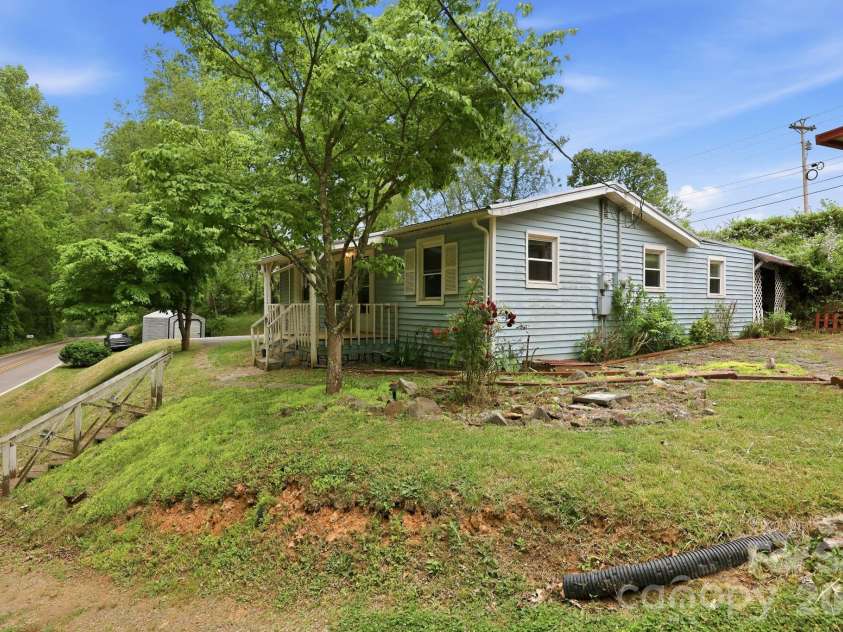 3383 Thickety Road, Clyde, NC 28721.  MLS# CAR4385106, YatesRealty ID 36638. 